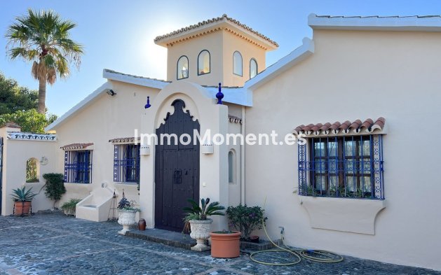 Vrijstaande villa - Bestaande woning - Estepona  - Estepona Centro