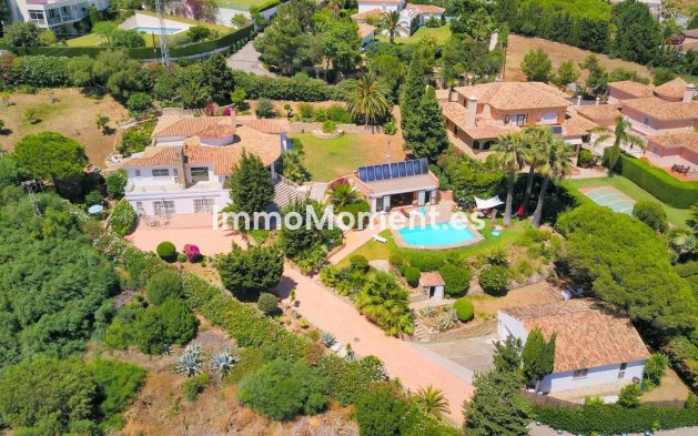 Vrijstaande villa - Bestaande woning - Estepona  - Estepona Centro