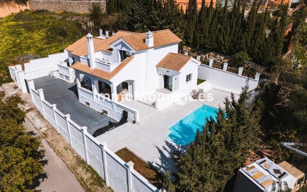 Vrijstaande villa - Bestaande woning - Estepona  - Estepona Centro