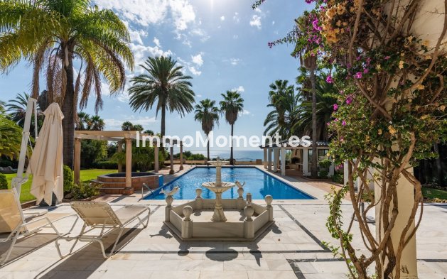 Vrijstaande villa - Bestaande woning - Estepona  - Estepona Centro