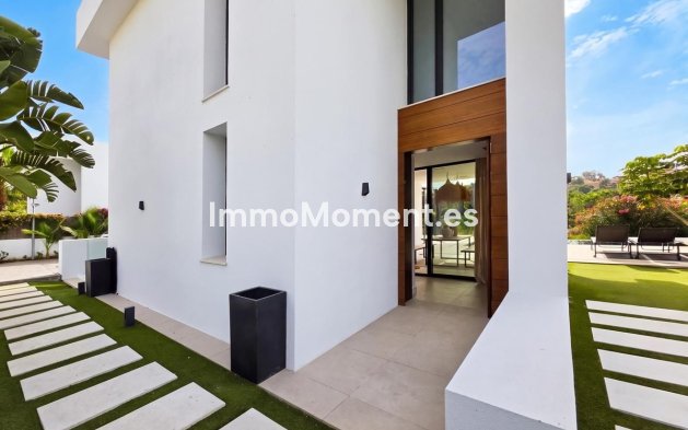 Vrijstaande villa - Bestaande woning - Estepona  - New Golden Mile