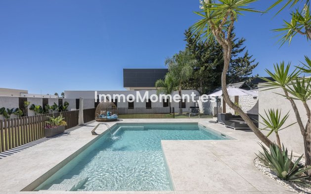 Vrijstaande villa - Bestaande woning - Estepona  - New Golden Mile