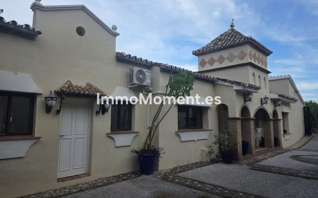 Vrijstaande villa - Bestaande woning - Estepona  - New Golden Mile