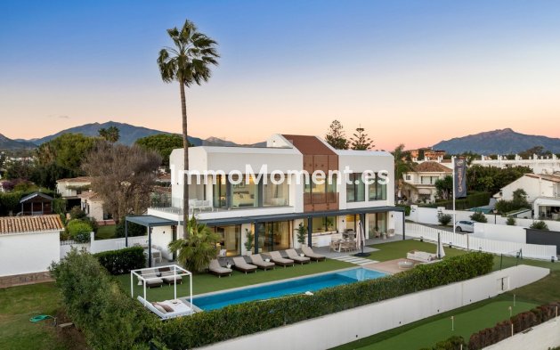 Vrijstaande villa - Bestaande woning - Estepona  - RSO-14890