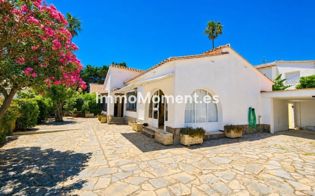 Vrijstaande villa - Bestaande woning - Manilva - La Duquesa