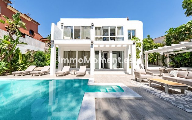 Vrijstaande villa - Bestaande woning - Marbella - Nueva Andalucía
