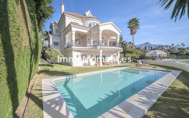 Vrijstaande villa - Bestaande woning - Marbella - Nueva Andalucía