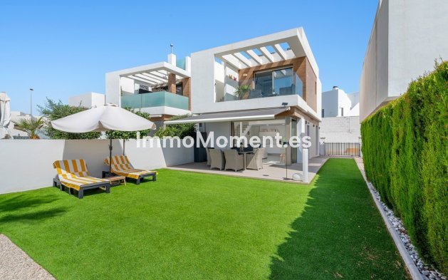Vrijstaande villa - Bestaande woning - Orihuela Costa - Villamartín