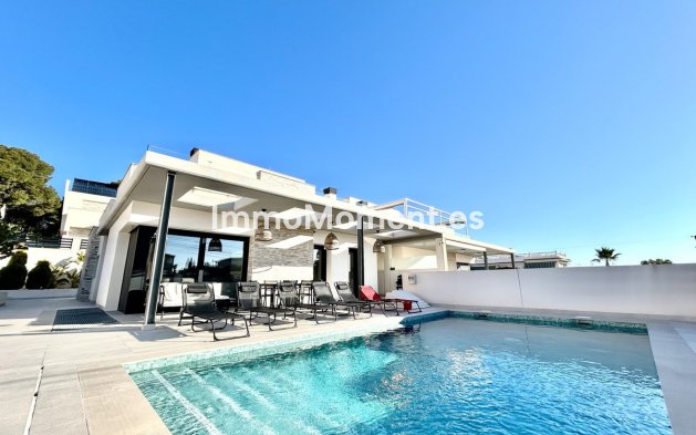 Vrijstaande villa - Bestaande woning - Orihuela - Los Balcones