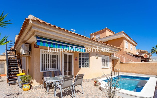 Vrijstaande villa - Bestaande woning - Orihuela - Punta Prima
