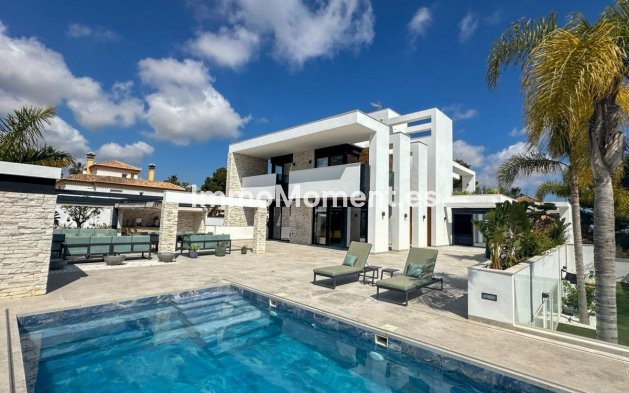 Vrijstaande villa - Bestaande woning - Orihuela - Villamartin