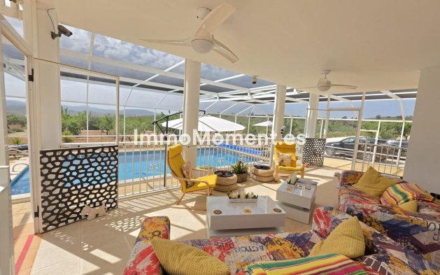Vrijstaande villa - Bestaande woning - Pinoso - Lel