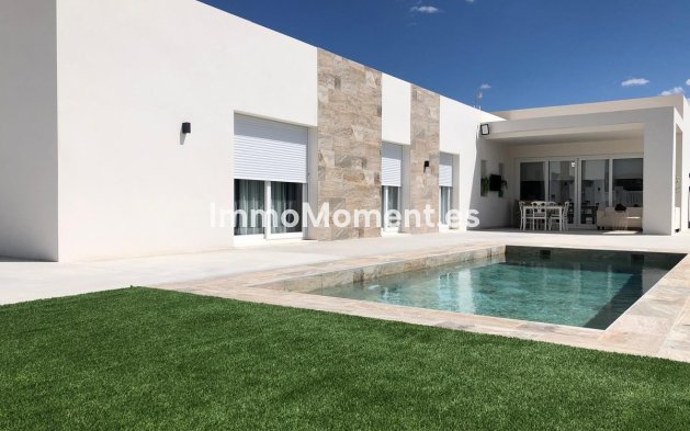 Vrijstaande villa - Bestaande woning - Pinoso - Pinoso Centro