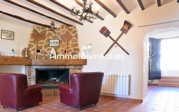 Vrijstaande villa - Bestaande woning - Pinoso - Pinoso Centro
