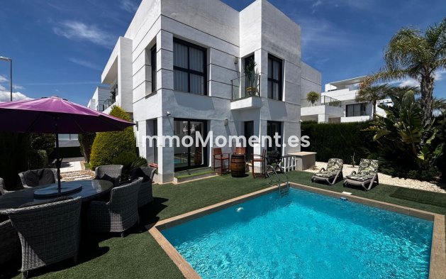 Vrijstaande villa - Bestaande woning - Rojales - Ciudad Quesada