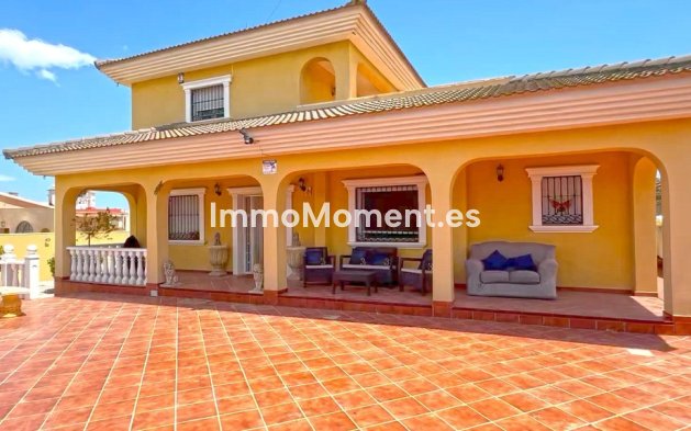 Vrijstaande villa - Bestaande woning - Torrevieja - Torrevieja Centro