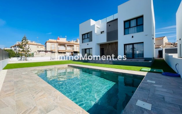 Vrijstaande villa - Nieuwbouw - Torrevieja - HBC-76971