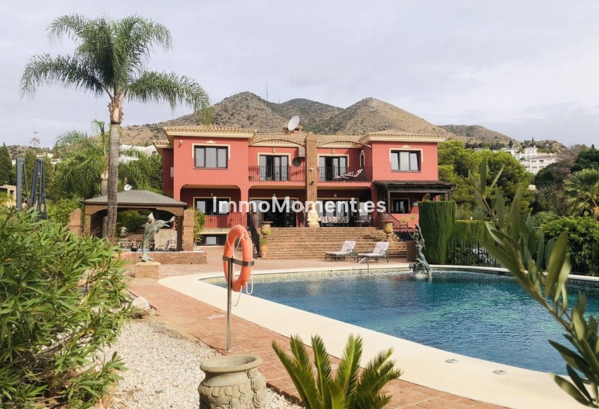 Wiederverkauf - Freistehende Villa - Benalmadena - Benalmadena Centro