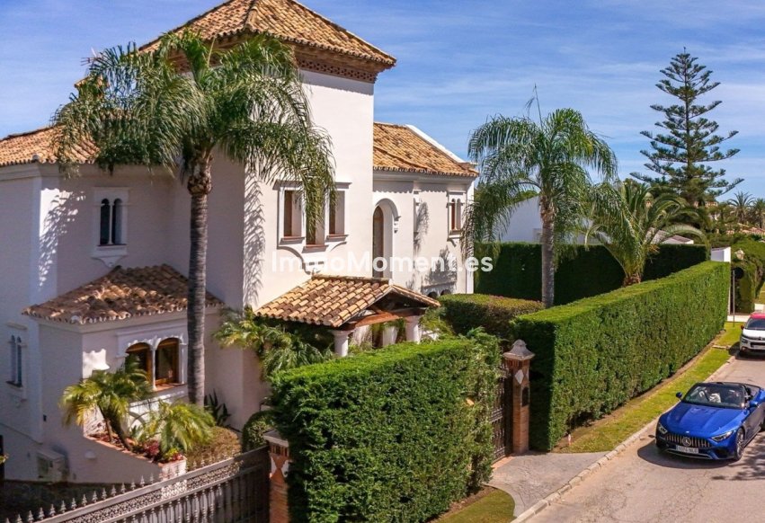 Wiederverkauf - Freistehende Villa - Estepona  - Atalaya
