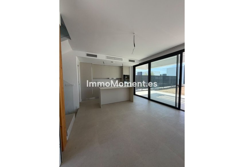 Wiederverkauf - Freistehende Villa - Estepona  - Atalaya