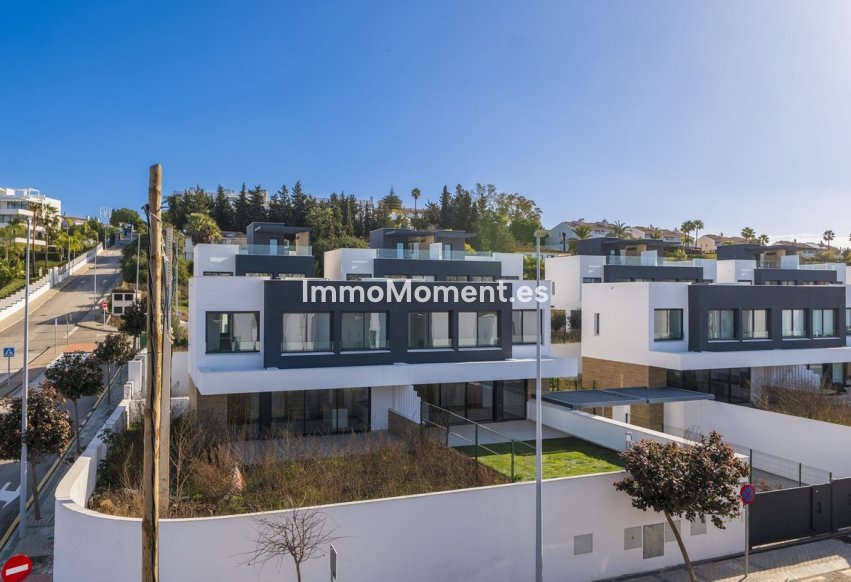Wiederverkauf - Freistehende Villa - Estepona  - Atalaya