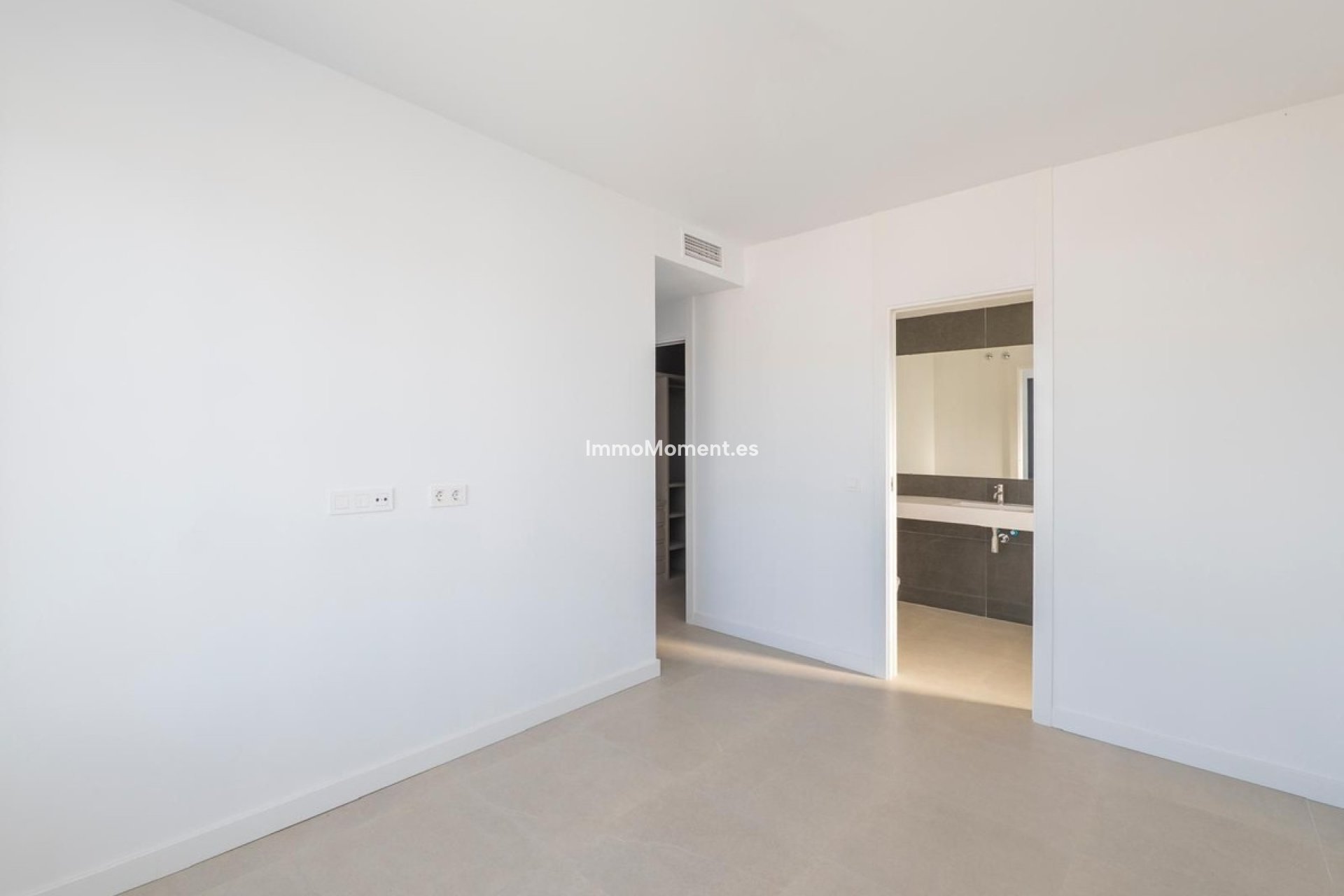 Wiederverkauf - Freistehende Villa - Estepona  - Atalaya