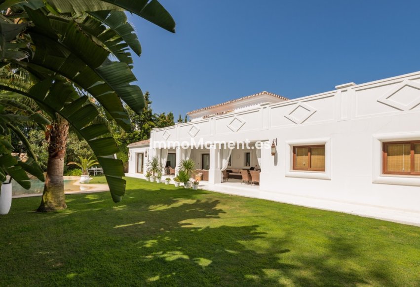 Wiederverkauf - Freistehende Villa - Estepona  - Atalaya