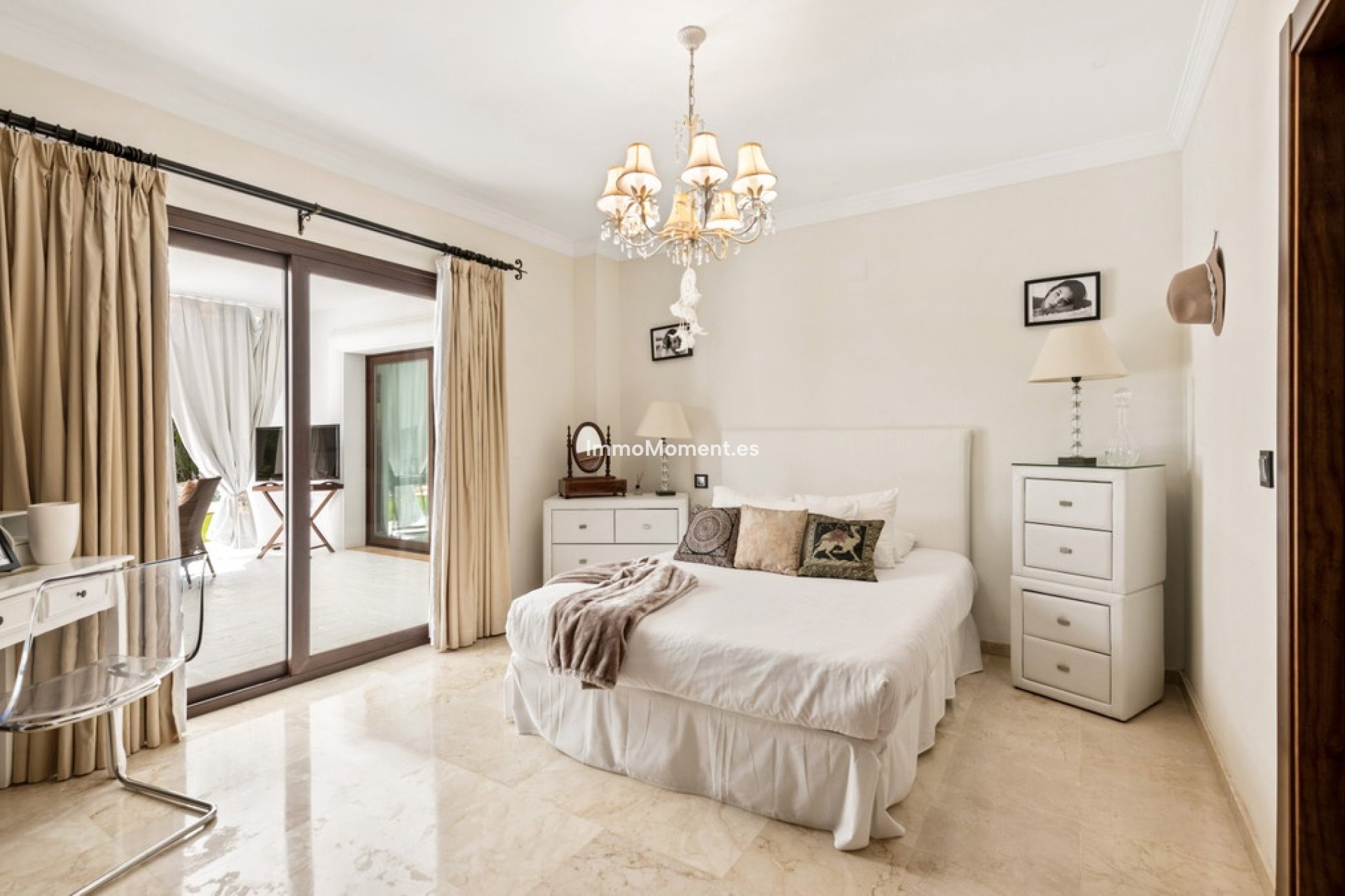 Wiederverkauf - Freistehende Villa - Estepona  - Atalaya
