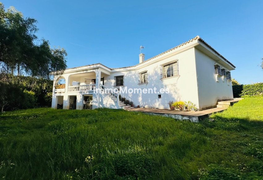 Wiederverkauf - Freistehende Villa - Estepona  - Atalaya