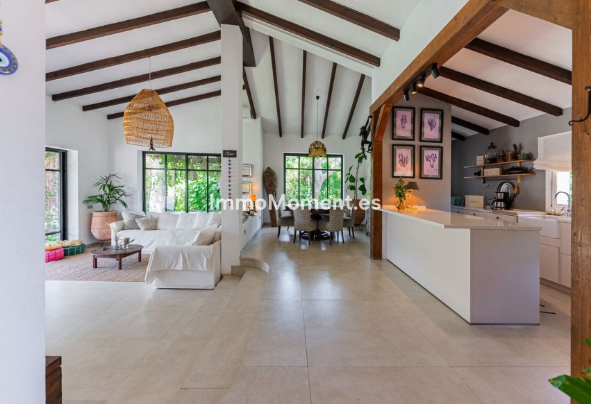 Wiederverkauf - Freistehende Villa - Estepona  - Atalaya