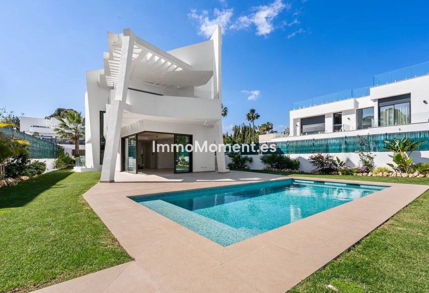 Wiederverkauf - Freistehende Villa - Estepona  - Atalaya