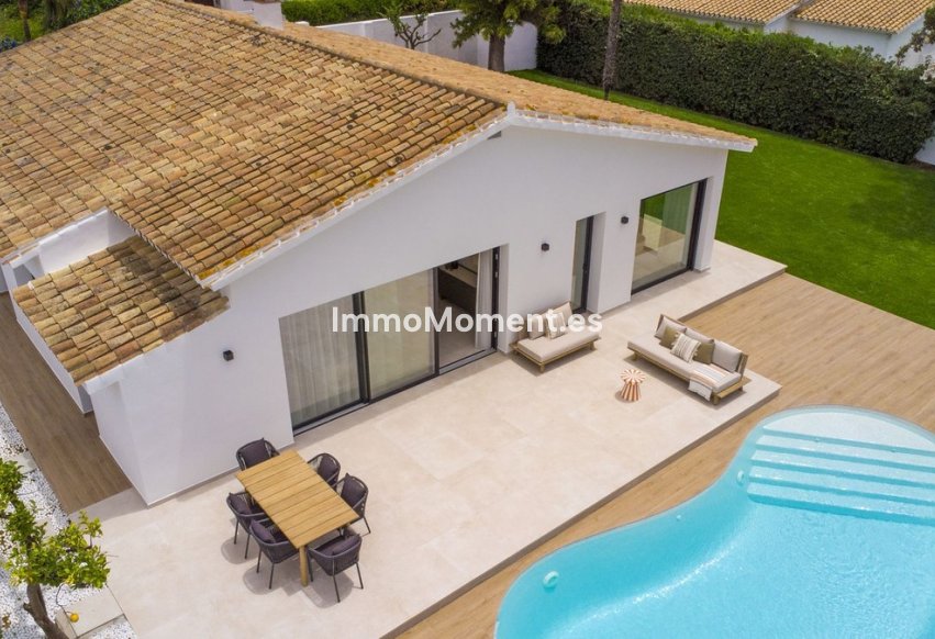 Wiederverkauf - Freistehende Villa - Estepona  - Atalaya