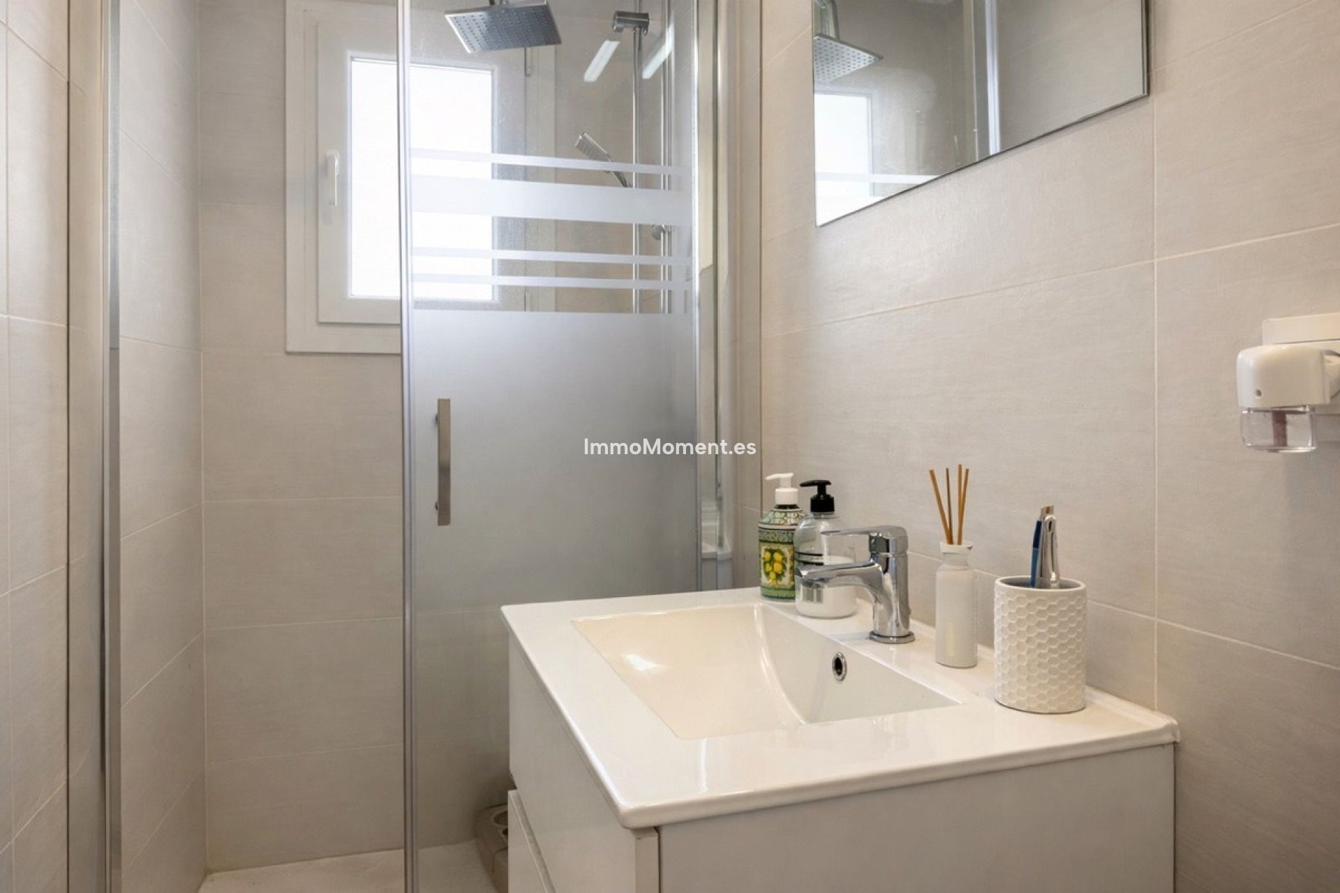 Wiederverkauf - Freistehende Villa - Estepona  - Benamara