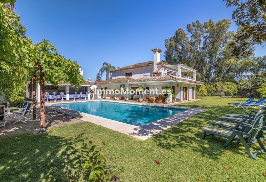 Wiederverkauf - Freistehende Villa - Estepona  - Cancelada