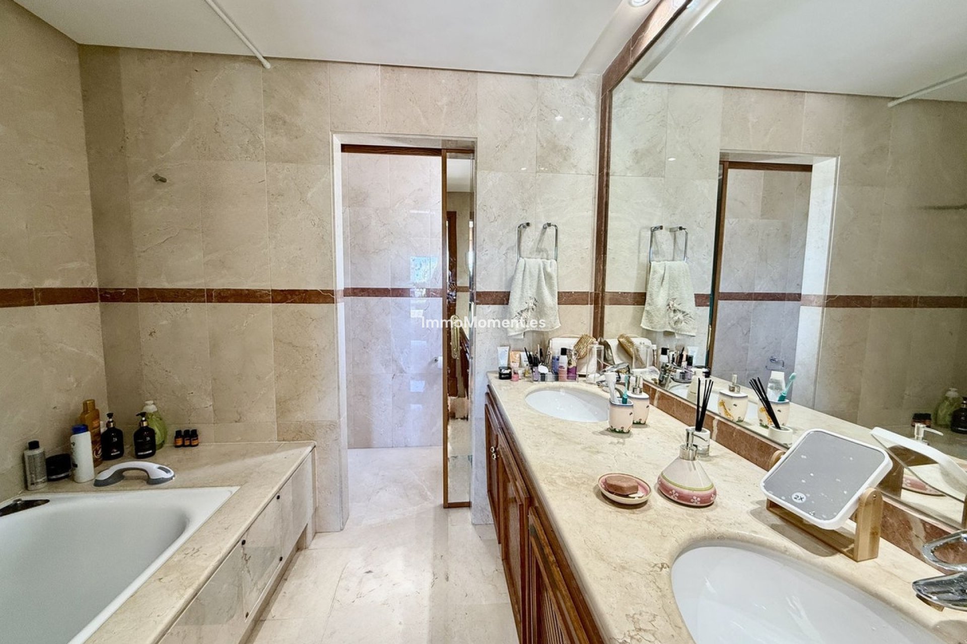 Wiederverkauf - Freistehende Villa - Estepona  - Costalita