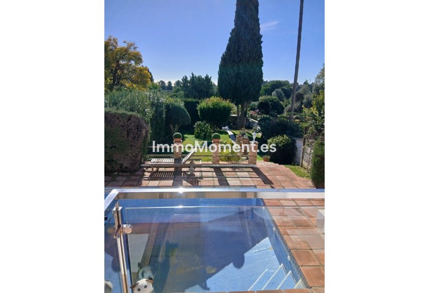 Wiederverkauf - Freistehende Villa - Estepona  - El Padron