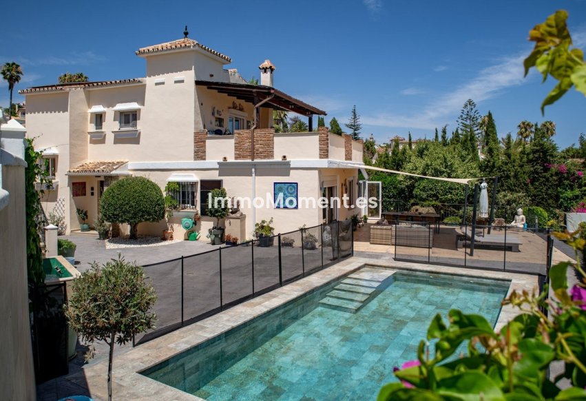 Wiederverkauf - Freistehende Villa - Estepona  - El Padron