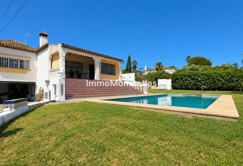 Wiederverkauf - Freistehende Villa - Estepona  - Estepona Centro