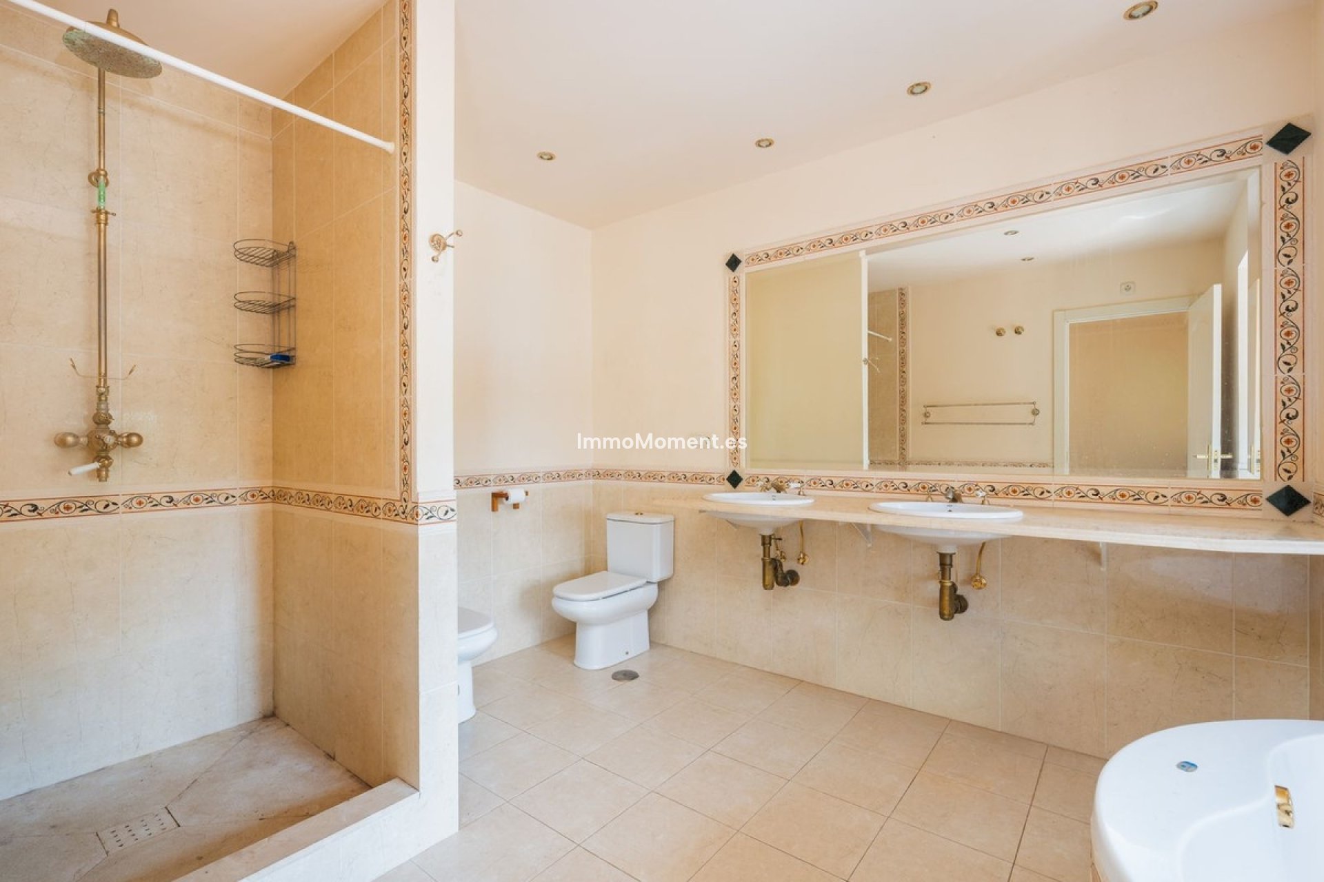 Wiederverkauf - Freistehende Villa - Estepona  - Estepona Centro