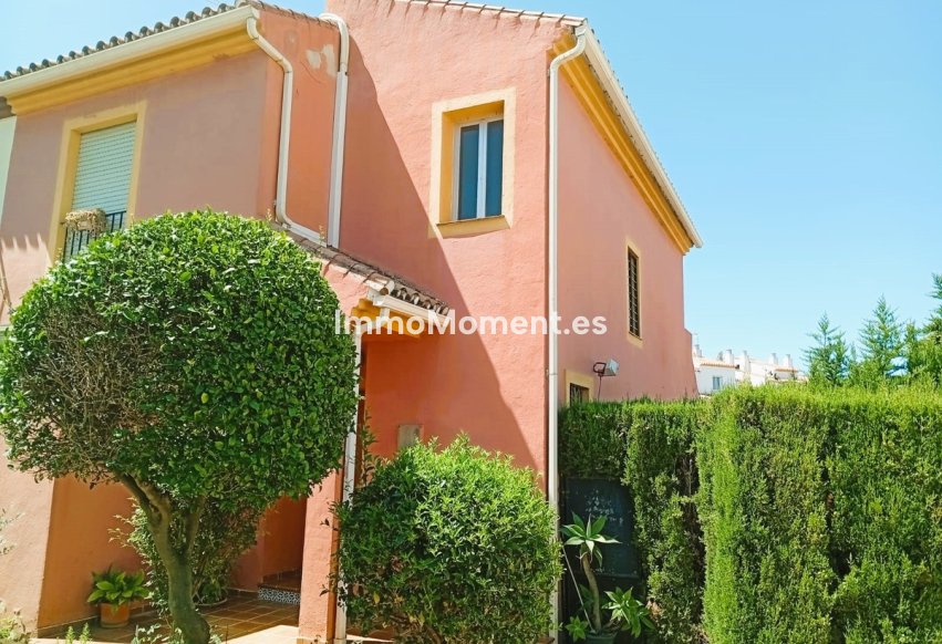 Wiederverkauf - Freistehende Villa - Estepona  - Estepona Centro