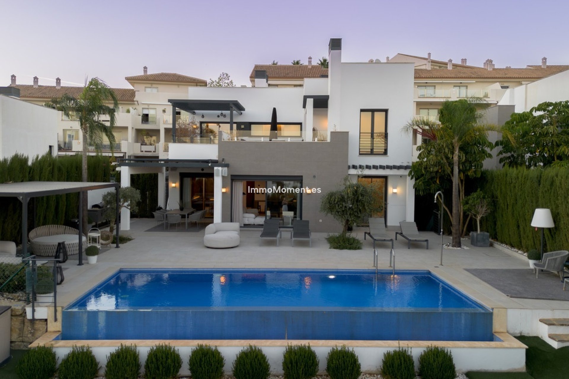 Wiederverkauf - Freistehende Villa - Estepona  - Estepona Centro