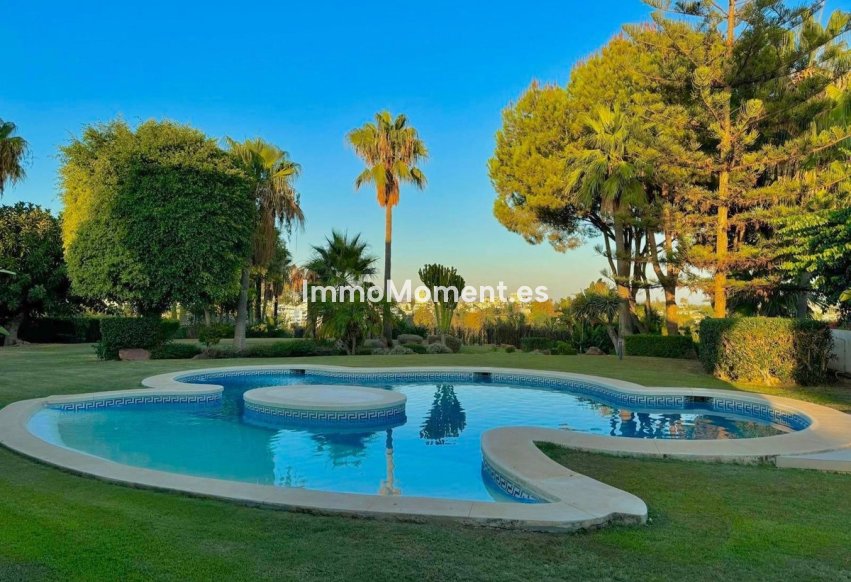 Wiederverkauf - Freistehende Villa - Estepona  - Estepona Centro