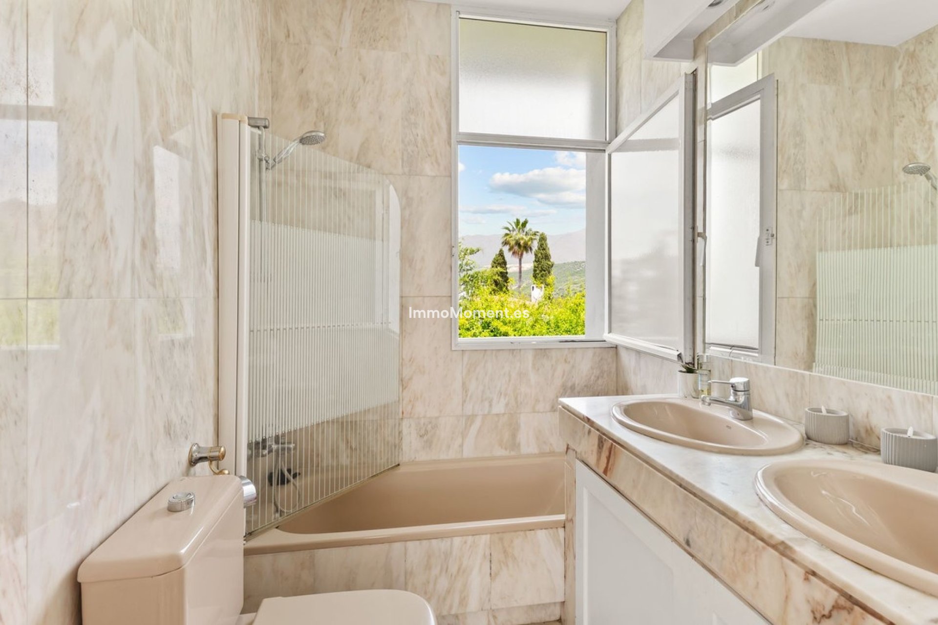 Wiederverkauf - Freistehende Villa - Estepona  - Estepona Centro