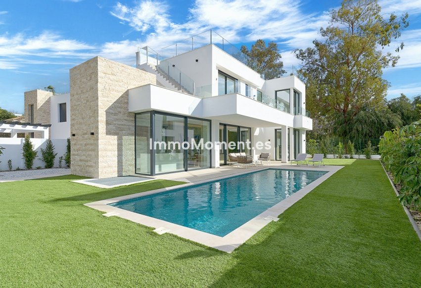 Wiederverkauf - Freistehende Villa - Estepona  - Estepona Centro