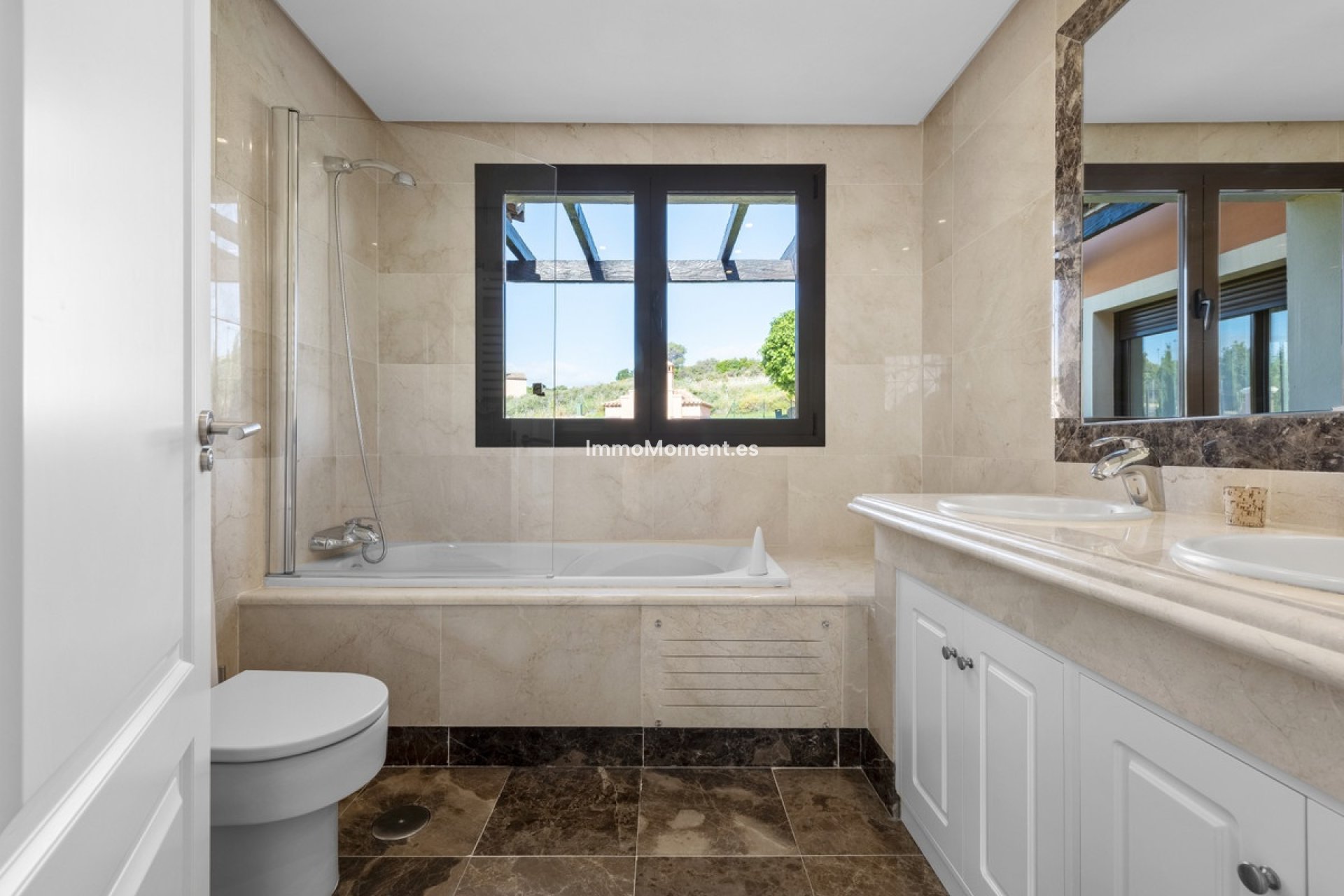 Wiederverkauf - Freistehende Villa - Estepona  - Estepona Centro