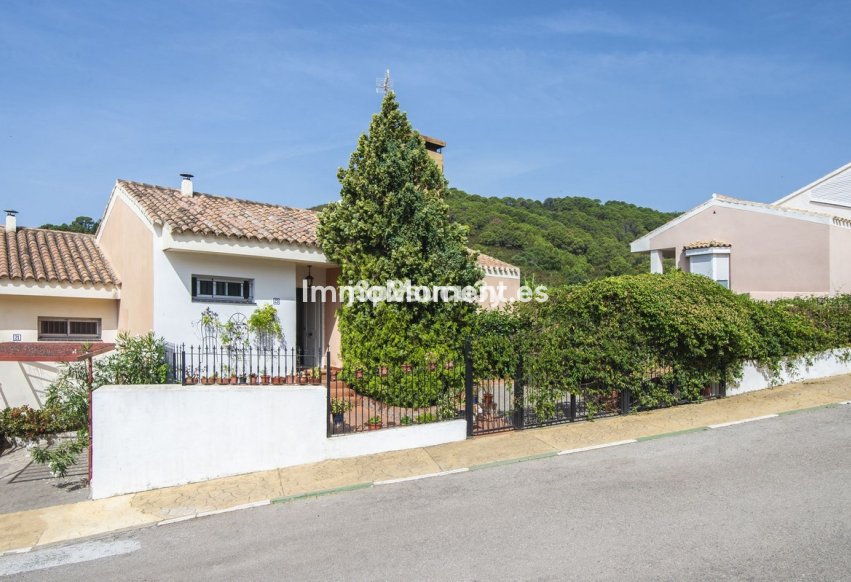 Wiederverkauf - Freistehende Villa - Estepona  - Estepona Centro