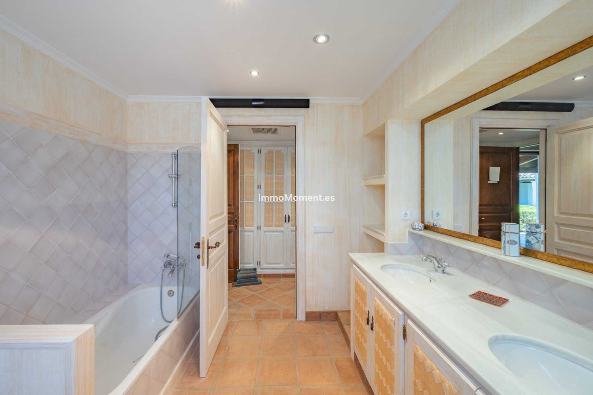 Wiederverkauf - Freistehende Villa - Estepona  - Estepona Centro