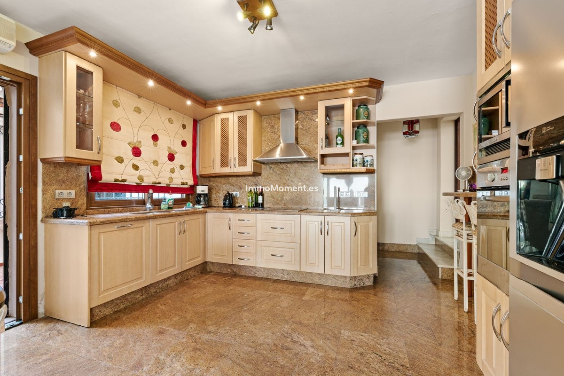 Wiederverkauf - Freistehende Villa - Estepona  - Estepona Centro