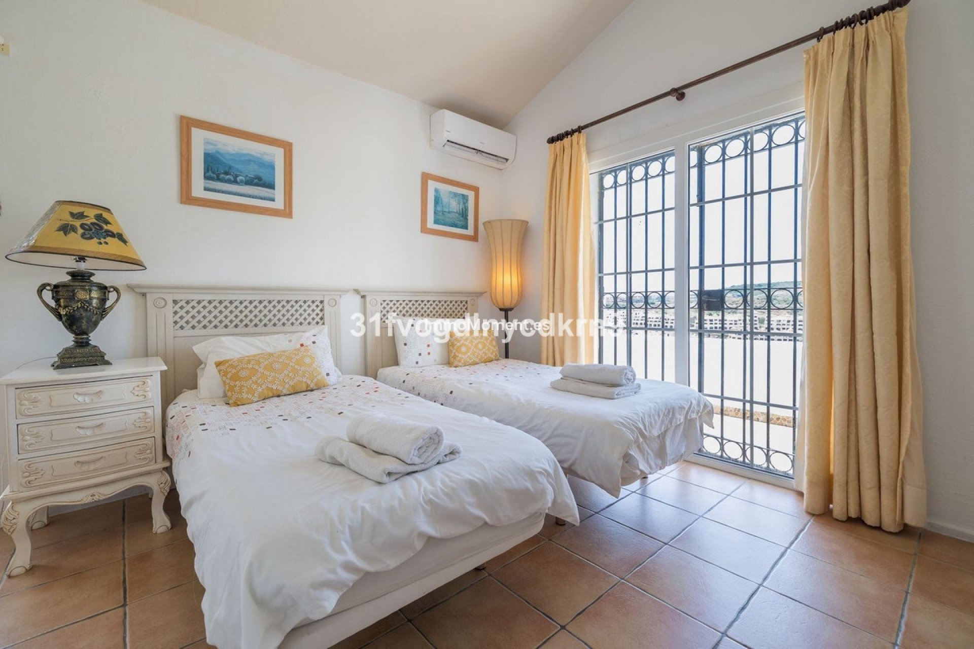Wiederverkauf - Freistehende Villa - Estepona  - Estepona Centro