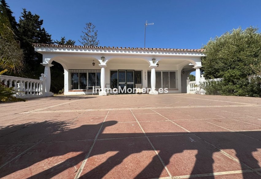 Wiederverkauf - Freistehende Villa - Estepona  - Estepona Centro